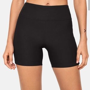 Outdoor Voices Warmup 5" Short